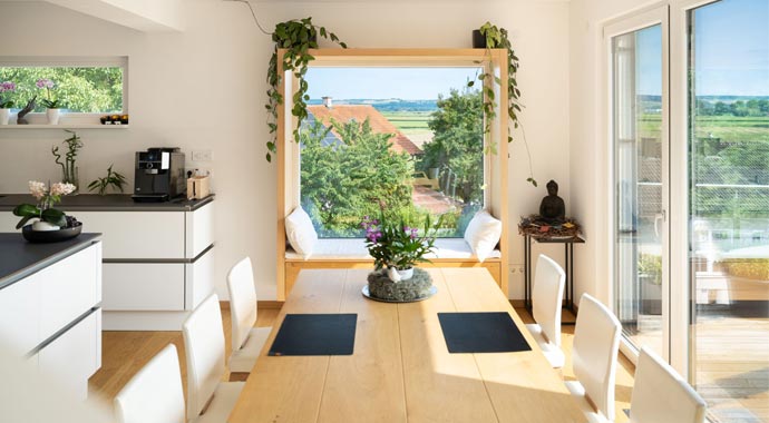 Essbereich Haus Moosthenning von Regnauer Hausbau