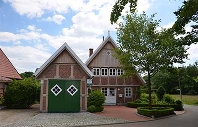 Deutsche Landhaus Klassiker Musterhaus Riemsloh Außenansicht