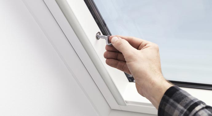 Einbruchschutz Mehr Sicherheit Fuers Zuhause dachfenster einbruchschutz mehr sicherheit f 252 r ihr zuhause Einbruchschutz Mehr Sicherheit Fuers Zuhause dachfenster einbruchschutz mehr sicherheit f 252 r ihr zuhause