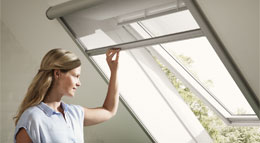 Insektenschutz-Rollo von VELUX hält Insekten draußen!