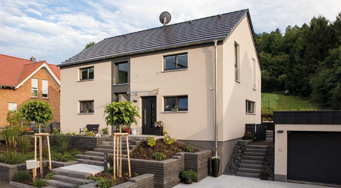 Außenansicht Familienhaus mit Stil von FingerHaus
