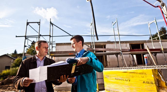 Mit der richtigen Baufinanzierung lassen sich die Baukosten so niedrig wie möglich halten. Mit der richtigen Baufinanzierung lassen sich die Baukosten so niedrig wie möglich halten.