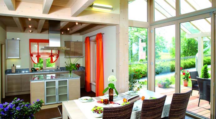 Sonnleitner Holzbauwerke Musterhaus Rosenheim Essbereich und Küche