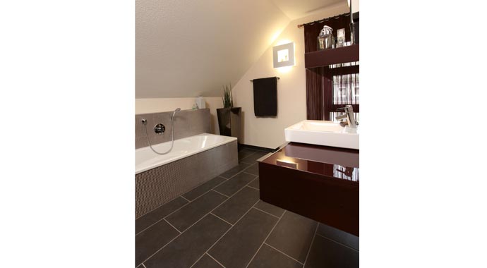 FingerHaus Musterhaus Medley 410 Sonderedition Badezimmer