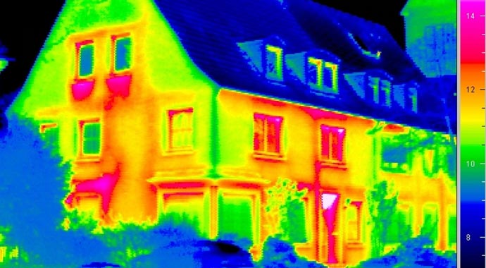 Thermografie-Aufnahme einer Fassade Thermografie-Aufnahme einer Fassade
