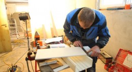 Handwerkerleistungen lassen sich zu einem gewissen Teil von der Steuer absetzen.