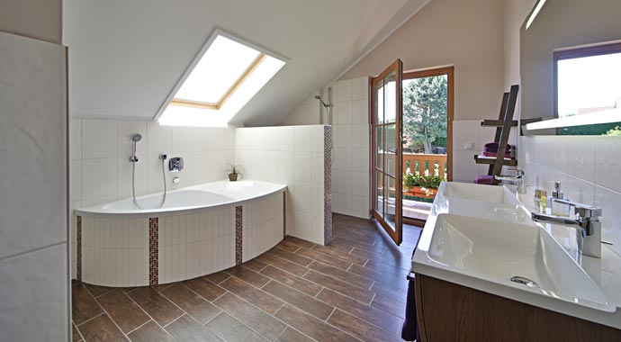 Isartaler Holzhaus Haus Schwansee Badezimmer