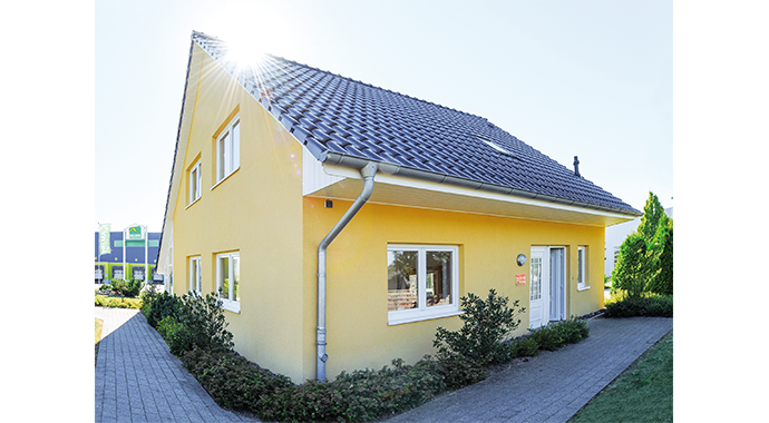 Helma Eigenheimbau Musterhaus bei Düsseldorf  Außenansicht