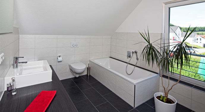 Badezimmer Haus Escher von BAUMEISTER-HAUS