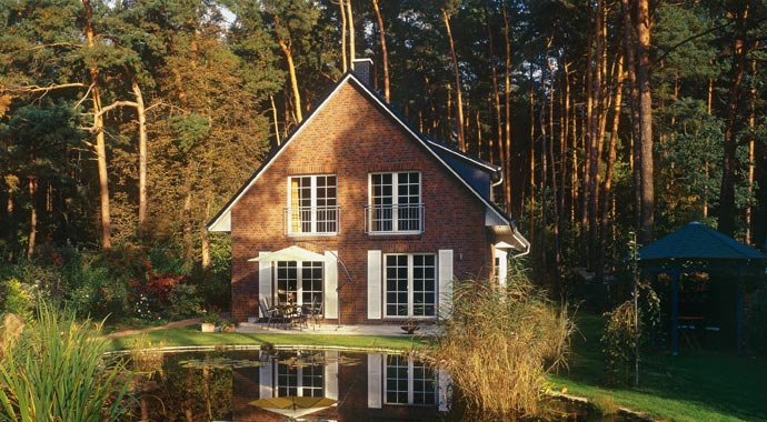 Bauunion 1905 Musterhaus Klassisches Haus K 400 Außenansicht