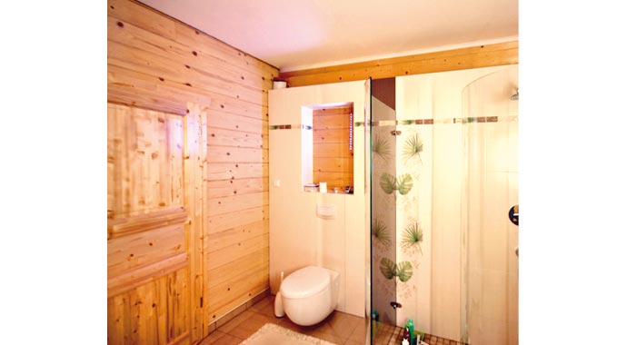 LéonWood Winkelbungalow Canada Badezimmer