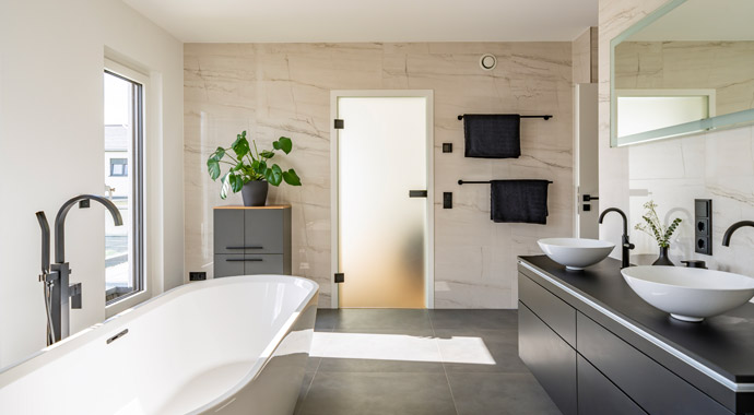 Badezimmer Bauhausvilla von STREIF Haus