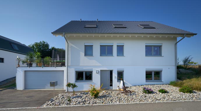 Fertighaus Weiss Kundenhaus Kienhöfer Außenansicht