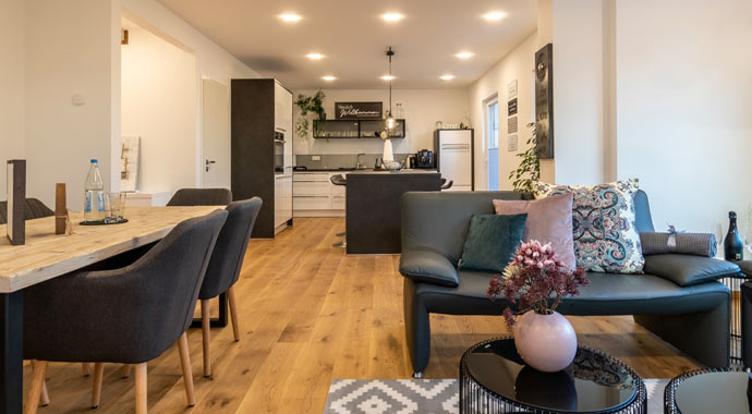 Wohnbereich Musterhaus Weinsheim von STREIF Haus