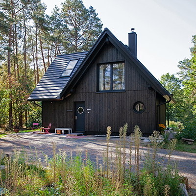 Mondholzhaus am See von holzius