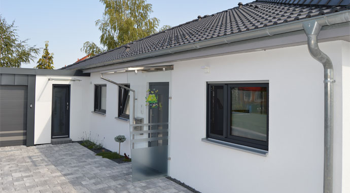 Außenansicht Aktionshaus von Lehner-Haus