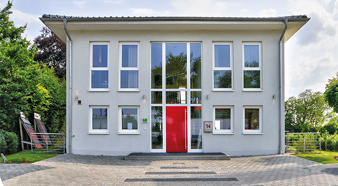 Helma Eigenheimbau Musterhaus in Mannheim Außenansicht