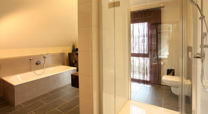 FingerHaus Musterhaus Medley 410 Sonderedition Badezimmer