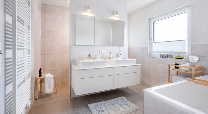 Badezimmer Stadtvilla Pickert von SchwörerHaus