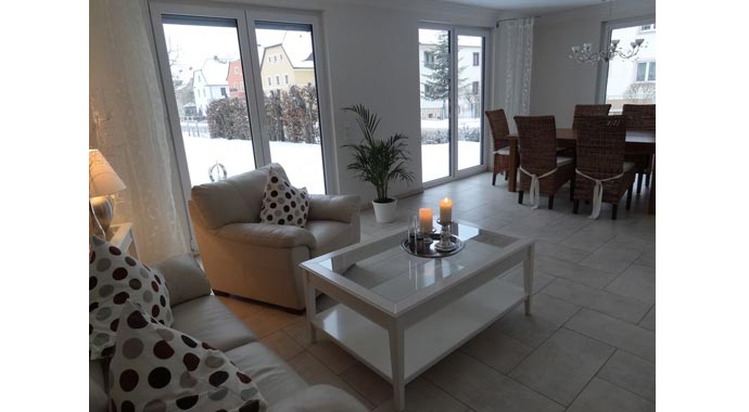 Town & Country Haus Musterhaus Lichthaus 121 Wohn- und Essbereich