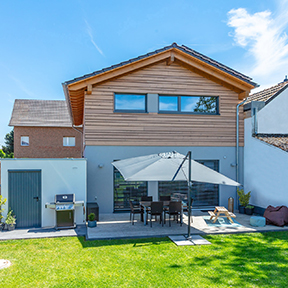 Familienhaus als Bestandsanbau von Meisterstück-Haus