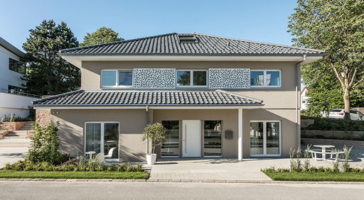 SchwörerHaus Musterhaus Zweigenerationenhaus - Plan E 15-208.1 Außenansicht