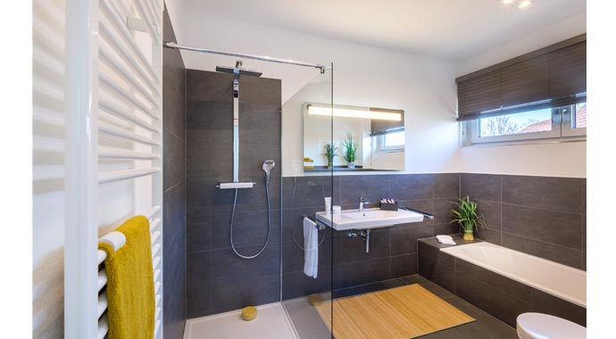 Musterhaus Ingolstadt von Okal Haus Badezimmer
