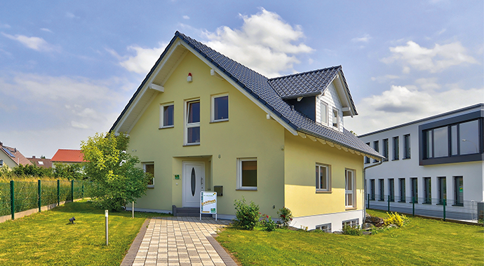 Helma Eigenheimbau Musterhaus in Gießen Außenansicht