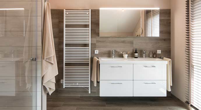 Badezimmer Uno 2.0 - Musterhaus Leipzig von FingerHaus