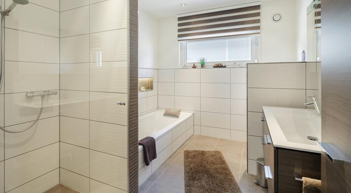 Luxhaus: Bungalow Walmdach 130