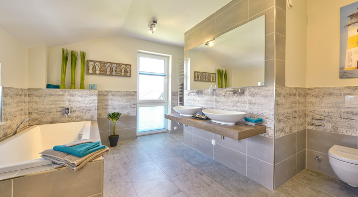 Helma Eigenheimbau Musterhaus als Sonderplanung Badezimmer