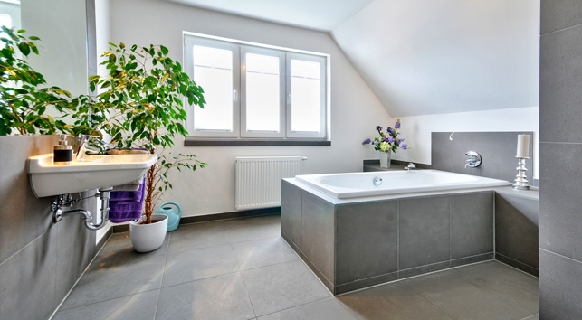 Helma Eigenheimbau Musterhaus in Falkensee Badezimmer