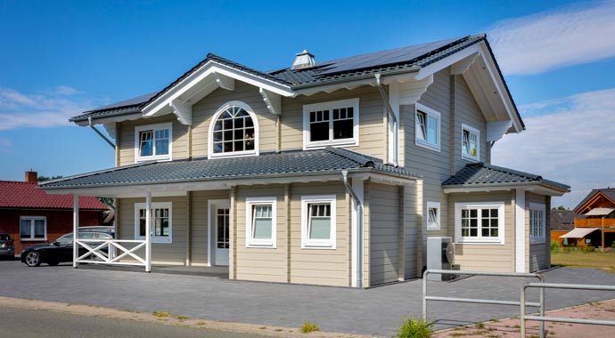 Außenansicht Haus Steinfeld von Nordic-Haus Blockhäuser
