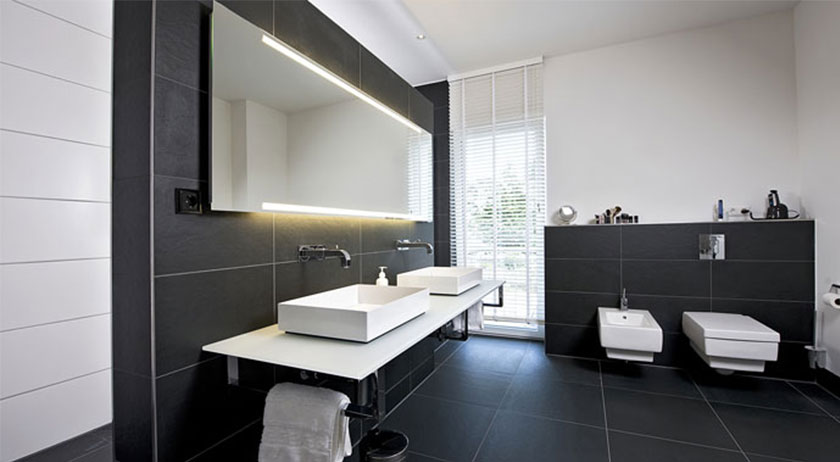 Heinz von Heiden  Jesteburger Sonnenhäuser Badezimmer