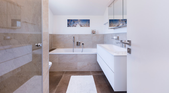 Badezimmer Modern 210 von FischerHaus